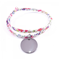 bracelet fleurs multicolore et médaille ronde à graver