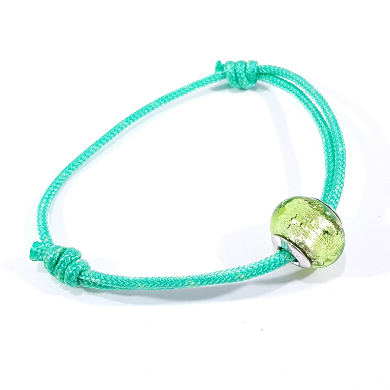 bracelet cordon menthe glacée et perle en verre de murano vert argenté