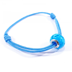 bracelet cordon bleu polaire et charm murano bleu et nuages blancs