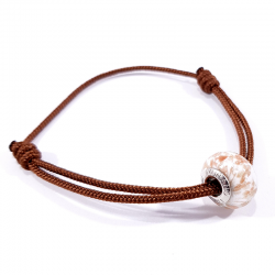 bracelet cordon marron et perle de murano blanc nacré et reflets marron brillant