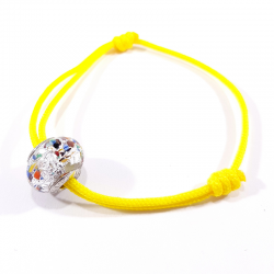 bracelet coulissant jaune et charm multicolore