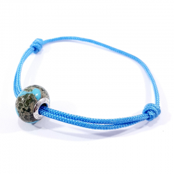 bracelet cordon bleu et charm bleu et gris