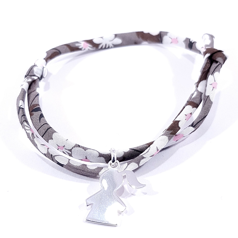 bracelet gris marron et pendentif motif fillette argent bracelet gris marron et pendentif motif fillette argent