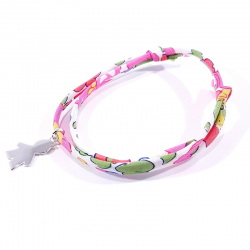 bracelet liberty fleurs fuchsia et pendentif petit garçon en argent 925