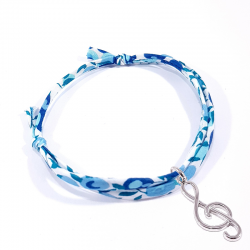 Bracelet en tissu liberty  bleu cristal avec pendentif clef de sol en argent massif