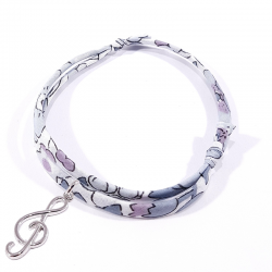 Bracelet en tissu liberty gris clef de sol en argent massif