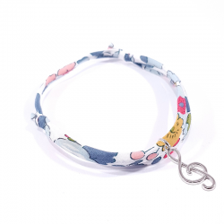 Bracelet en tissu liberty fleurs avec pendentif clef de sol en argent massif