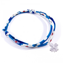 Bracelet porte bonheur en tissu liberty  bleu et pendentif trèfle en argent massif