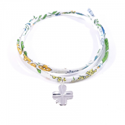 Bracelet porte bonheur en tissu liberty  fleur de capucine et pendentif trèfle