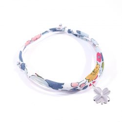 Bracelet porte bonheur en tissu liberty fleurs et pendentif trèfle en argent massif