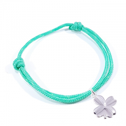 Bracelet porte bonheur en cordon tressé vert d'eau et pendentif trèfle en argent massif