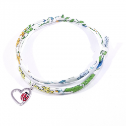 bracelet tissu liberty fleur de capucine avec pendentif coccinelle posée sur cœur