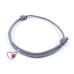 Bracelet cordon tressé gris avec coccinelle posée sur cœur en argent et laque.