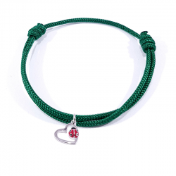 Bracelet cordon tressé vert herbe avec pendentif coccinelle posée sur cœur