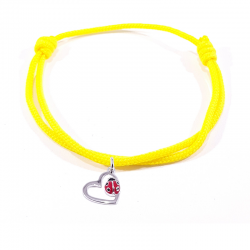 Bracelet cordon tressé jaune avec pendentif coccinelle posée sur cœur