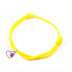 Bracelet cordon tressé jaune avec coccinelle posée sur cœur en argent et laque.