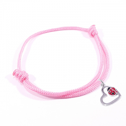 Bracelet cordon tressé rose avec  coccinelle posée sur cœur en argent et laque.