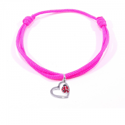 Bracelet cordon tressé rose fluo avec pendentif coccinelle posée sur cœur