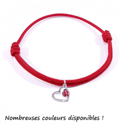 Bracelet cordon tressé avec pendentif coccinelle posée sur cœur en argent et laque.