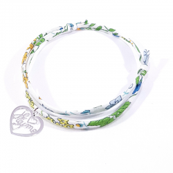 Bracelet en tissu liberty motifs fleurs de capucine et pendentif cœur ajouré avec inscription "Je t'aime".