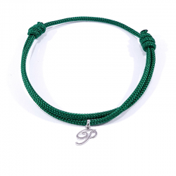 Bracelet cordon vert foncé avec pendentif lettre initiale P en argent disponible dans de nombreuses couleurs
