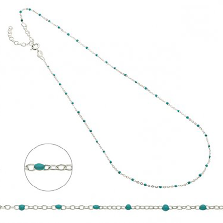 collier en argent accompagné de petites perles en résine turquoises